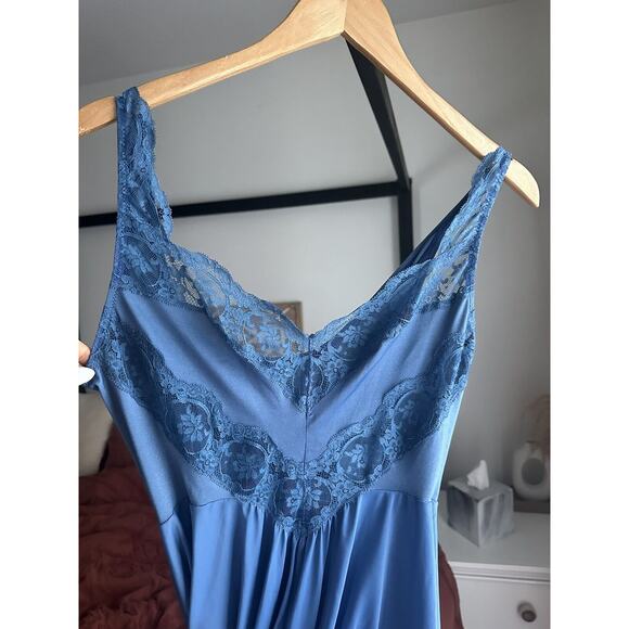 Olga 70’s 9295 Size Medium Navy Blue Full Sweep Nightgown - Picture 3 of 10